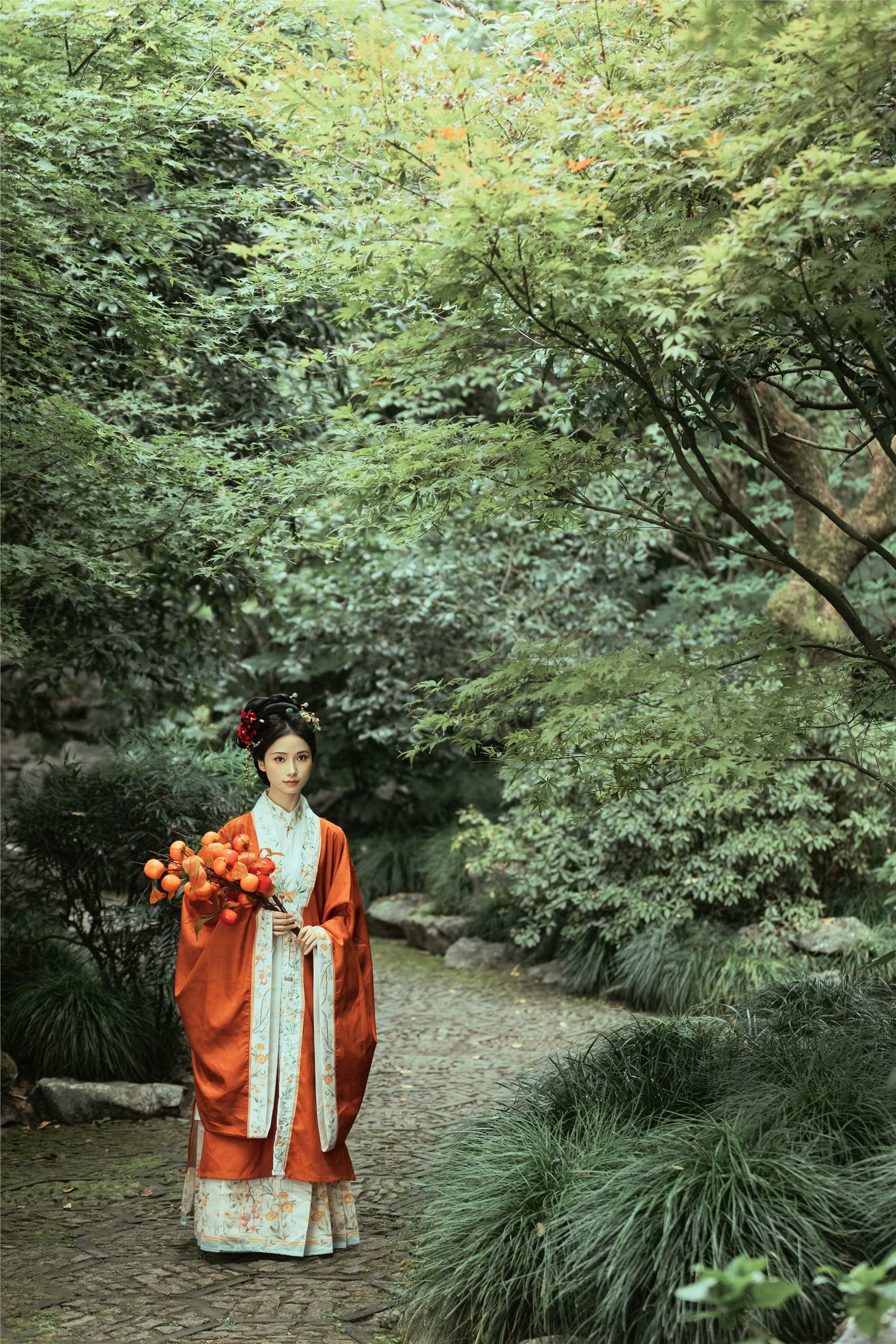 YITUYU艺图语 2025.01.26 秋游故寺 眸小妖